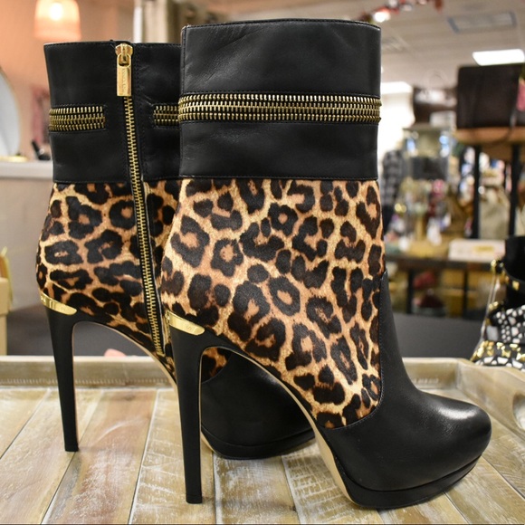Michael Kors Shoes - Michael Kors Calf Hair & Leather Booties 🍂 NEW